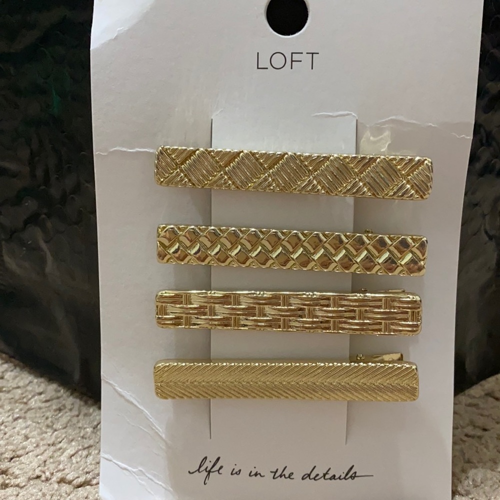 Loft gold hair clip set